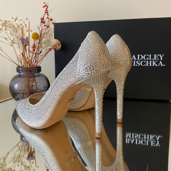 Badgley Mischka Weslee Pointed Toe Pump - Picture 3 of 3